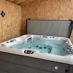 A La Ferme Avec Jacuzzi Et Piscine Chauffee Nyaraló