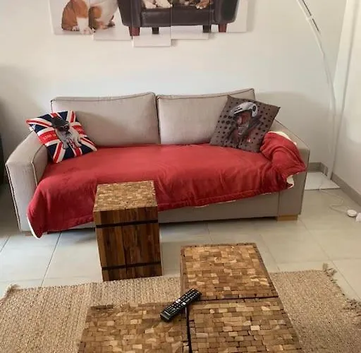 Dom wakacyjny A La Ferme Avec Jacuzzi Et Piscine Chauffee Saint-Felix-de-Tournegat